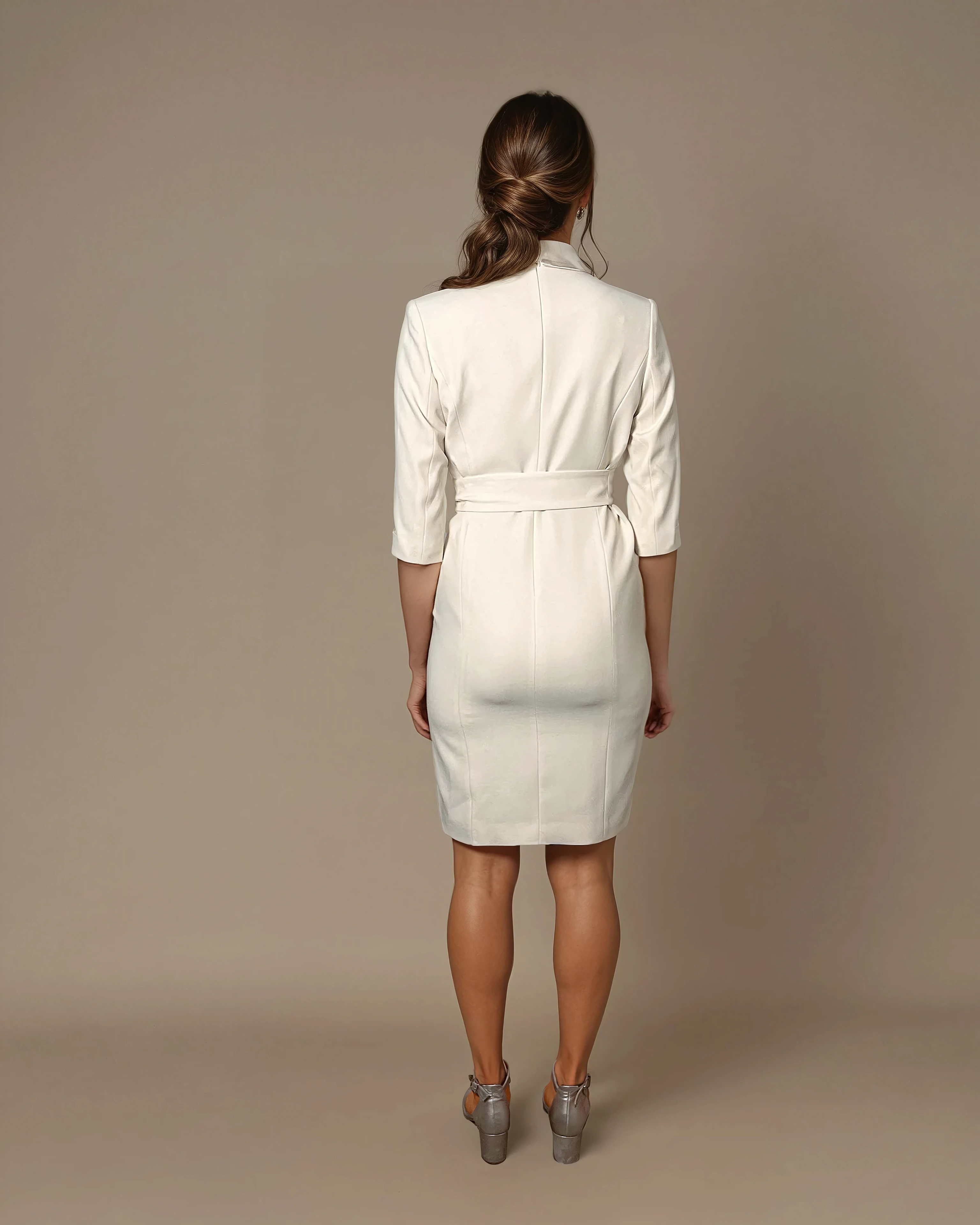 Elegant midi dress in cream