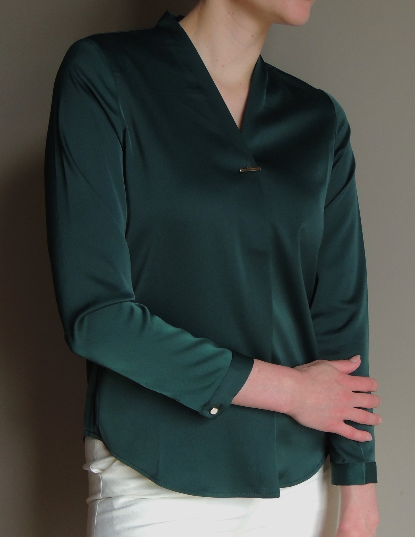 Zijde blouse V-neck in groen met lange mouwen