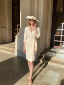 Crème Midi Jurk V-Hals – Zakelijk & Elegant NYE Dress | Hip-Havik